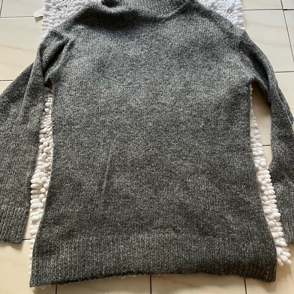 NEW Jacob CHIC lightweight turtleneck sweater. Size L - Picture 8 of 11